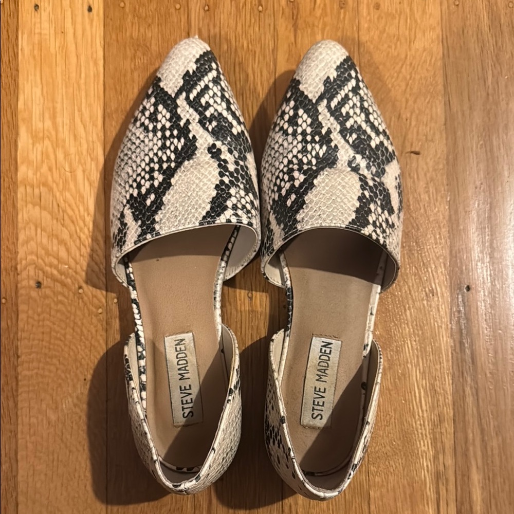 Steve Madden Black and Cream Snakeskin Flats
